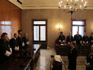 La nueva fiscal Ana Picasso en el momento de su juramento